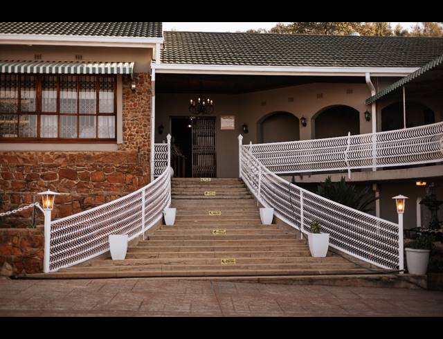 7 BEDROOM LODGE FOR SALE IN WATERKLOOF AH